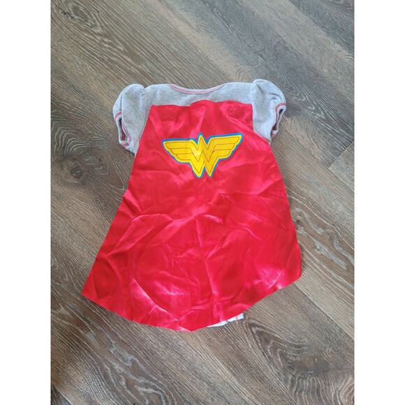 Wonder Women's‎ Baby Girl Shirt with Cape size 18 months #7 - Picture 2 of 3